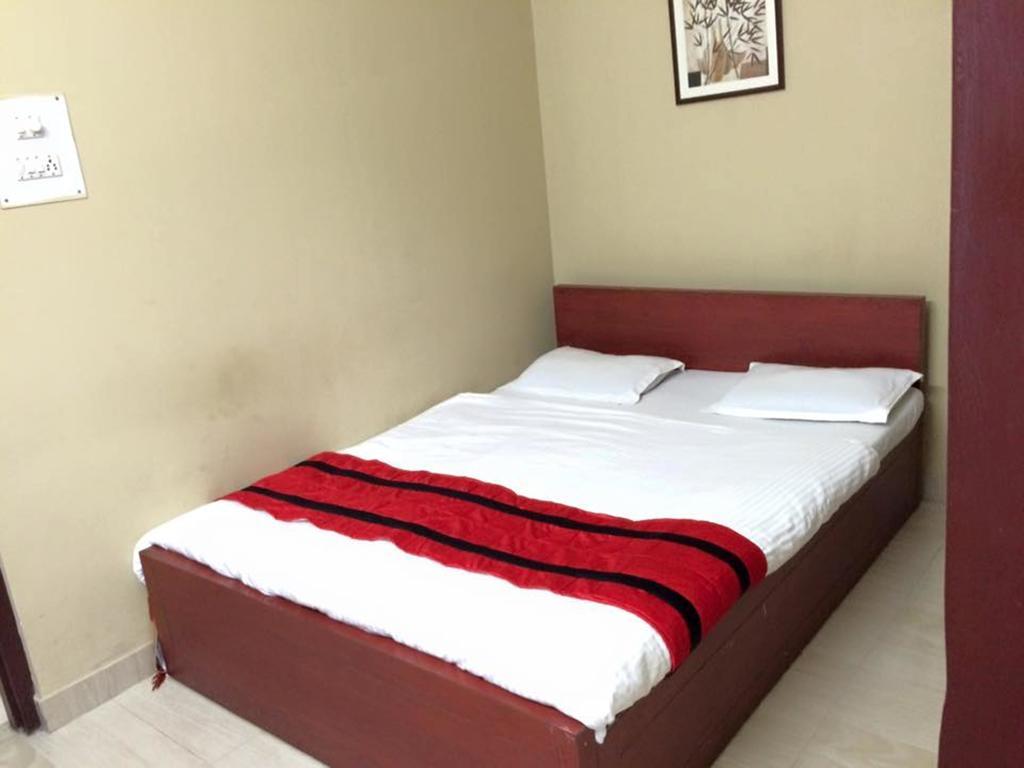 Breeze Hotel Силигури Номер фото