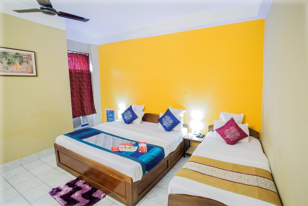 Breeze Hotel Силигури Экстерьер фото