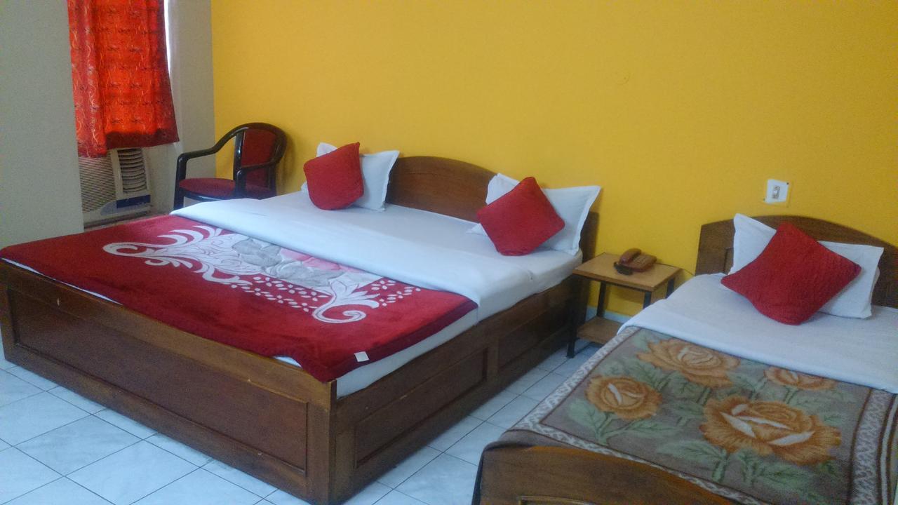 Breeze Hotel Силигури Экстерьер фото