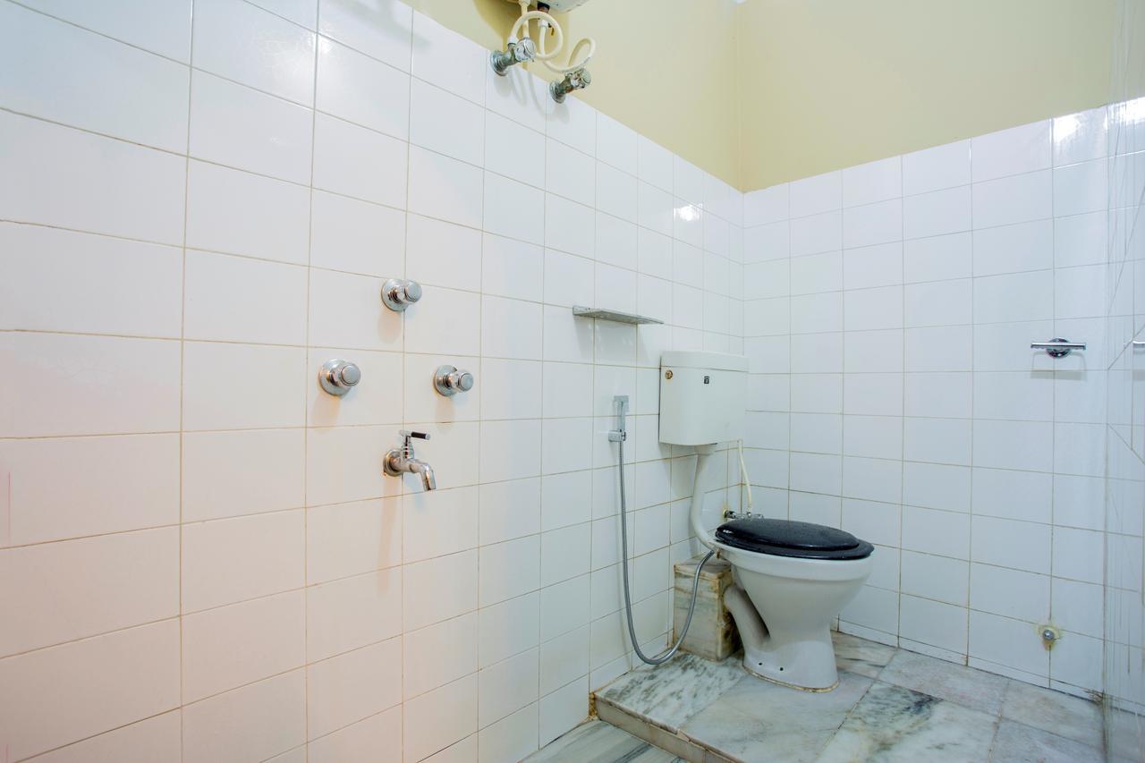 Breeze Hotel Силигури Экстерьер фото