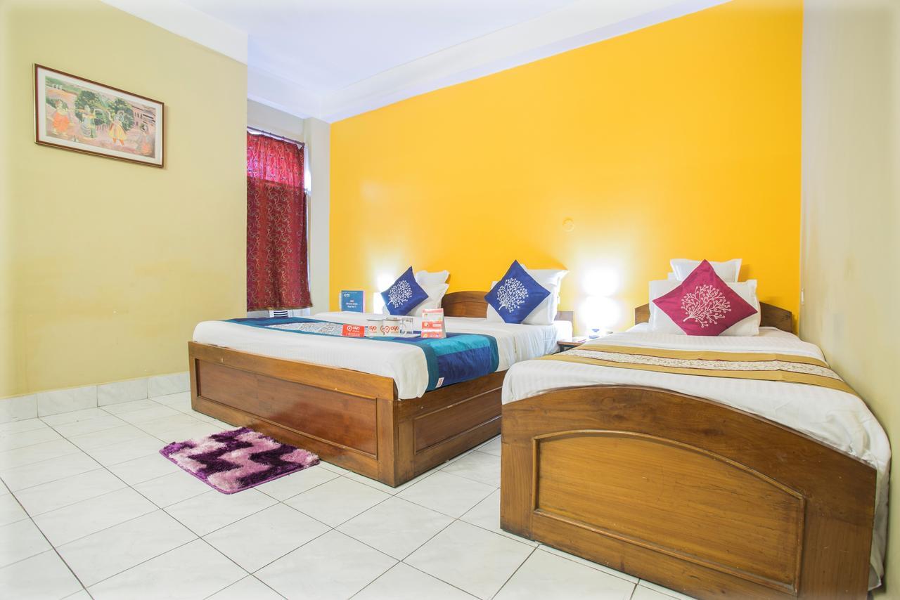 Breeze Hotel Силигури Экстерьер фото