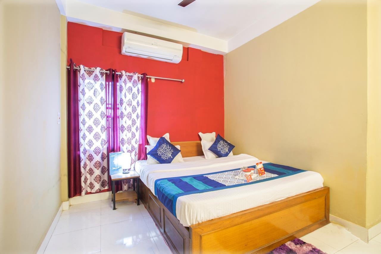 Breeze Hotel Силигури Экстерьер фото